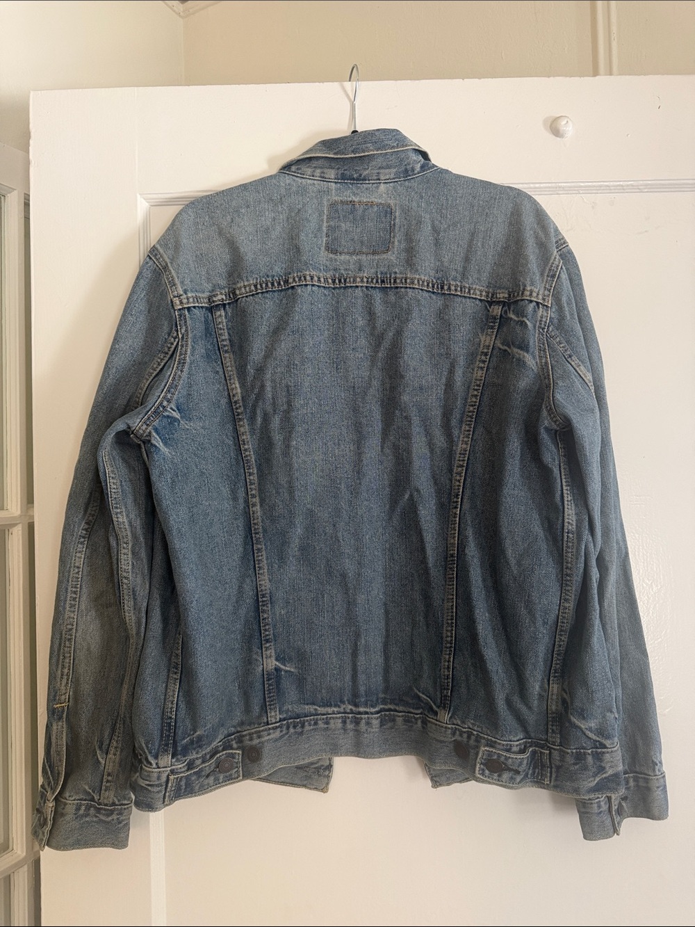 Levi's Relaxed Fit Trucker Jacket - Picture 4 of 4